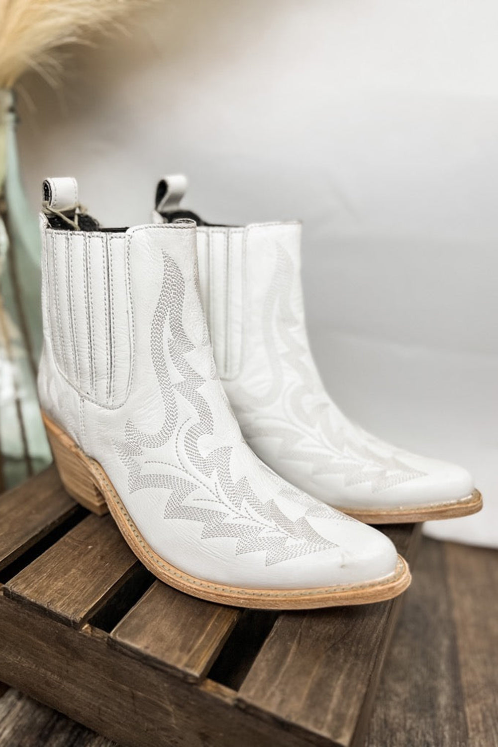 White Embroidered Leather Thick Heel Boots