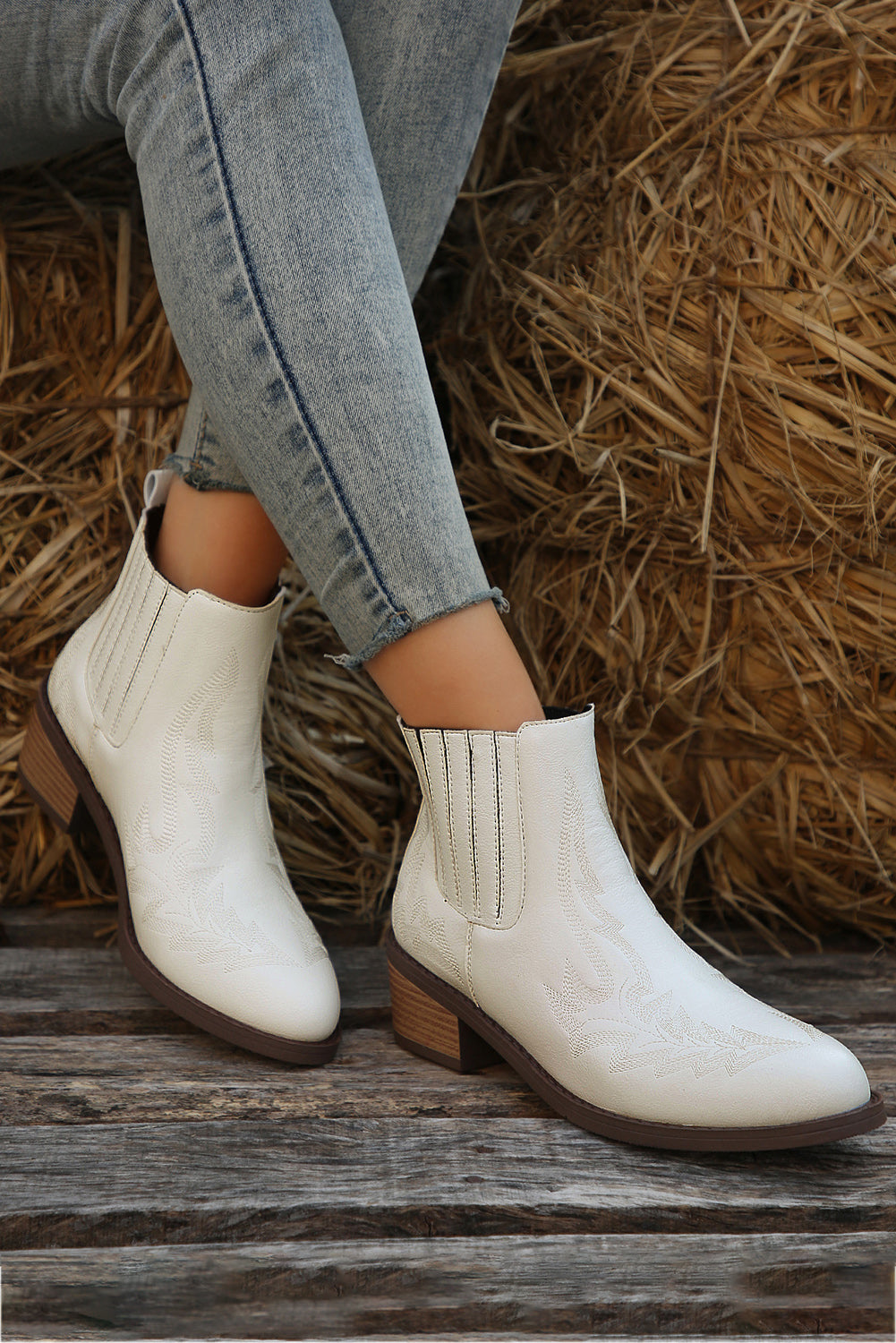 White Embroidered Leather Thick Heel Boots