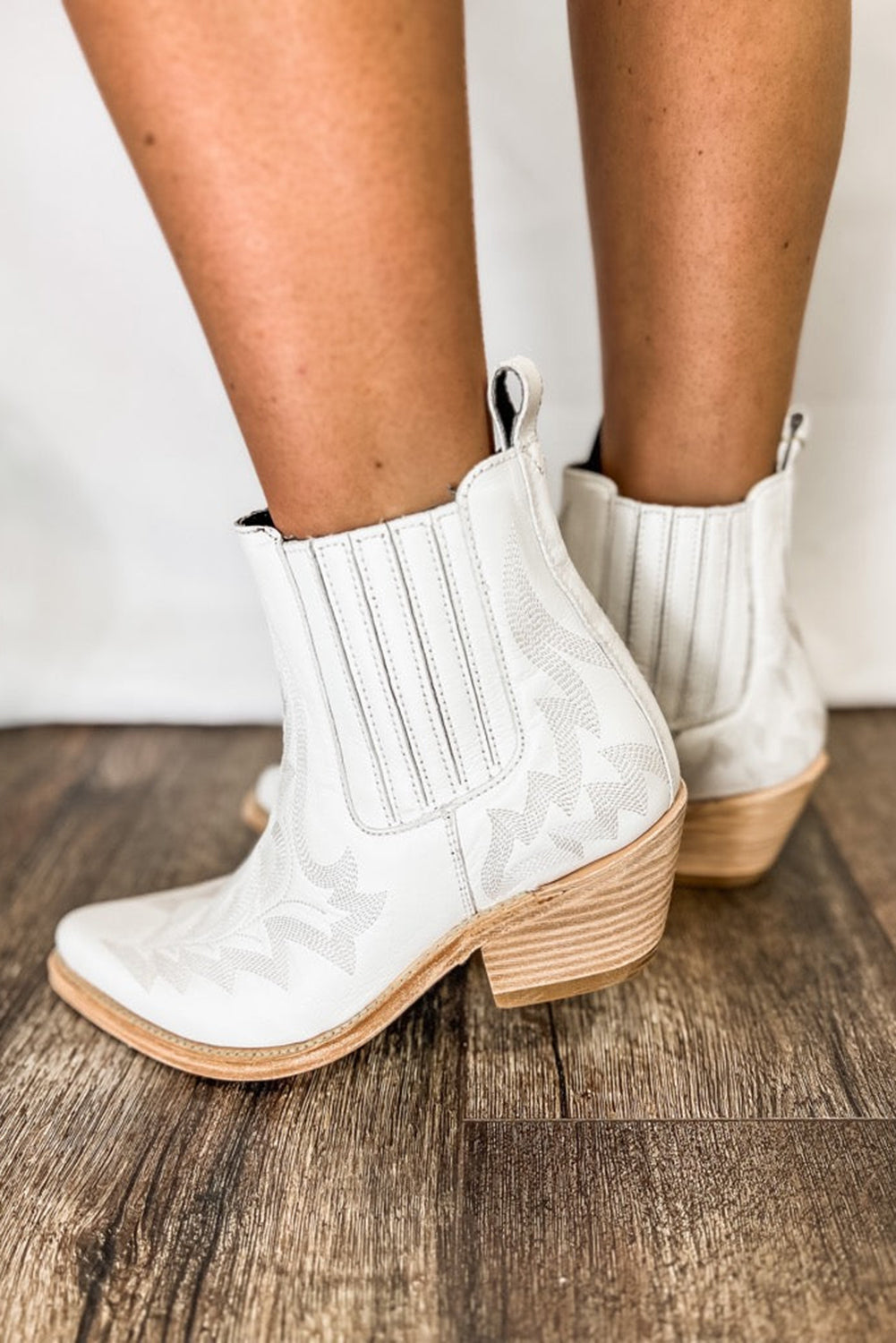 White Embroidered Leather Thick Heel Boots