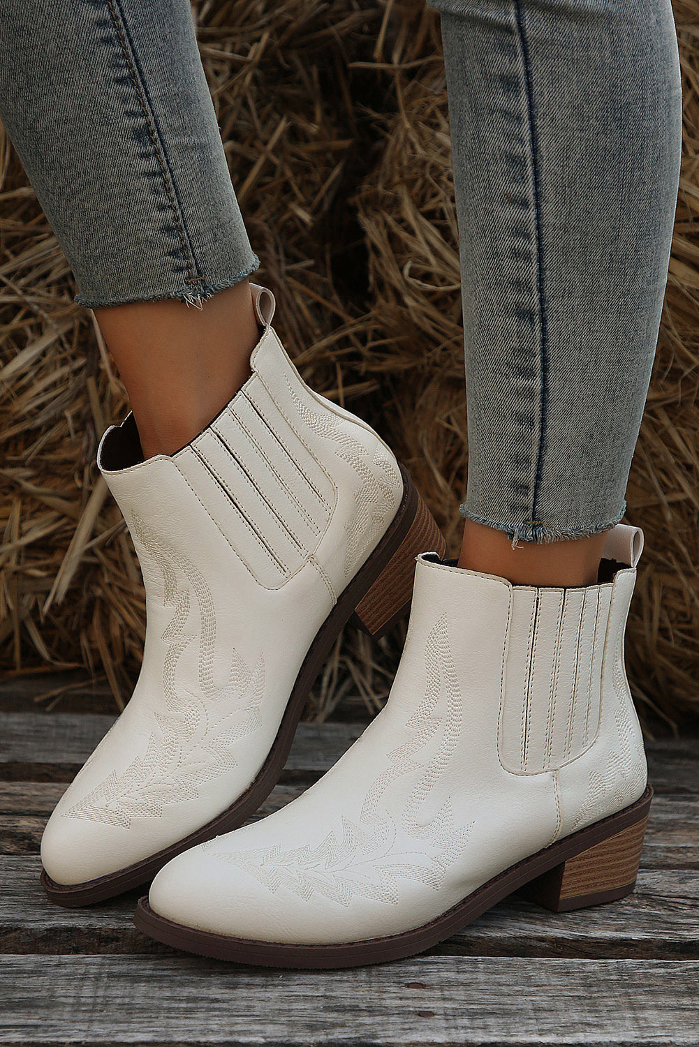 White Embroidered Leather Thick Heel Boots