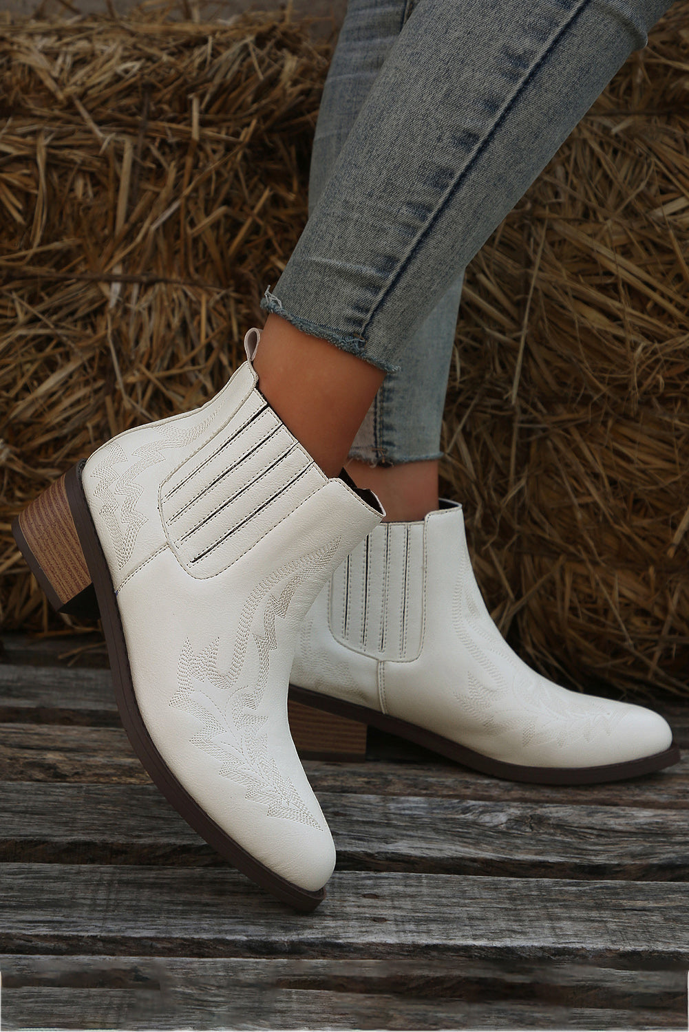 White Embroidered Leather Thick Heel Boots